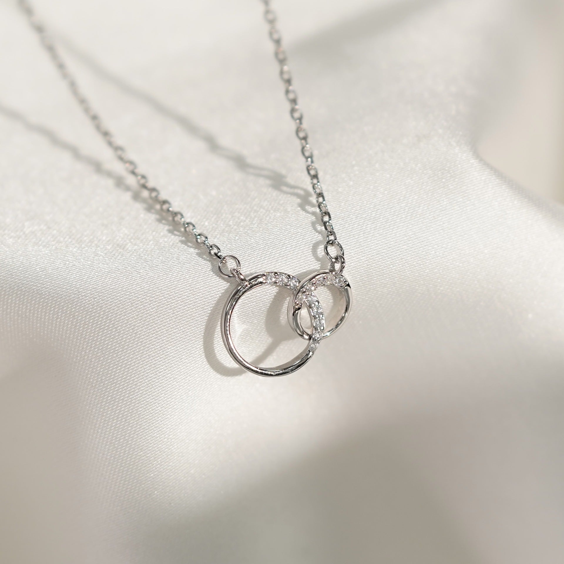 S925 Sterling Silver Niche Design Circle Necklace - J Micheal