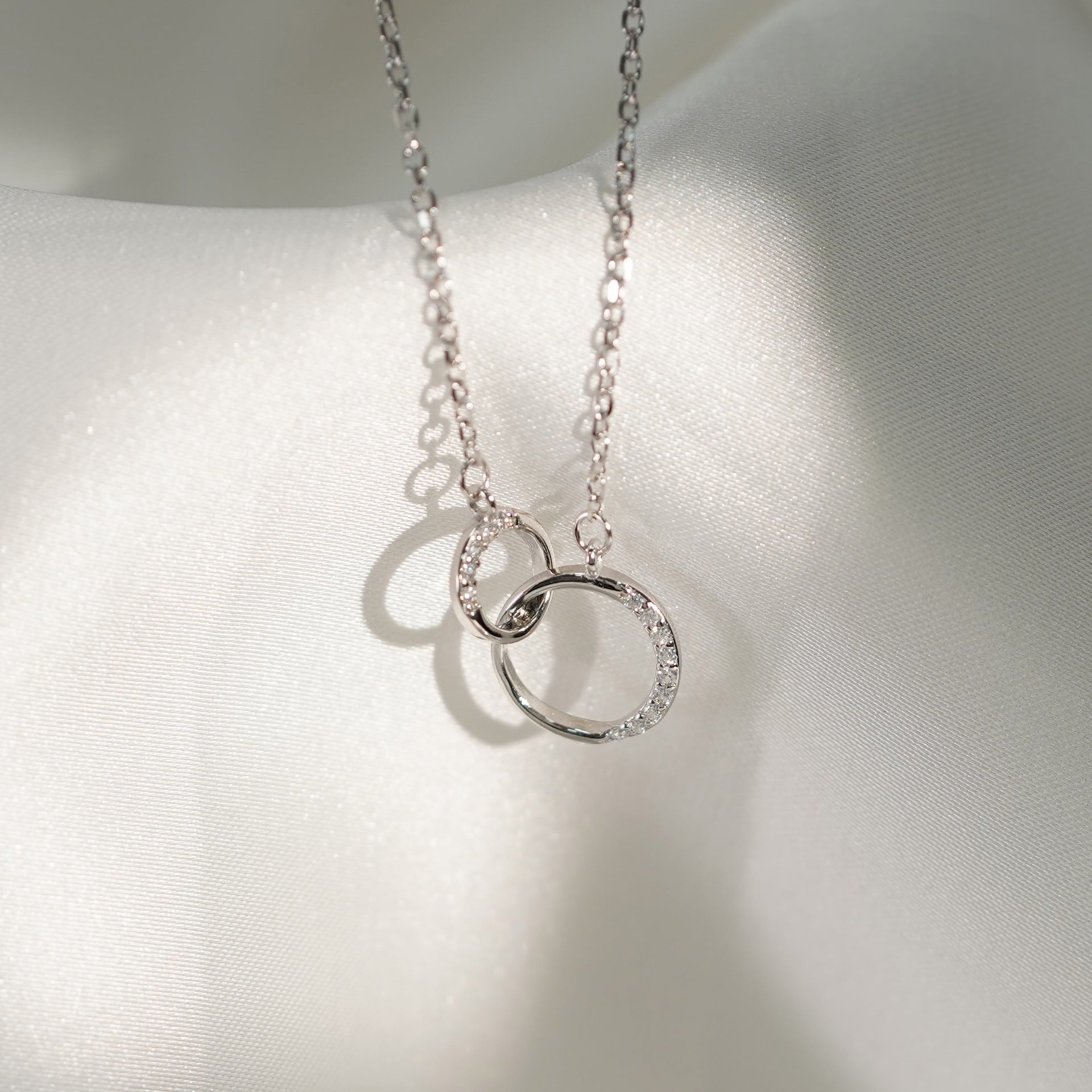 S925 Sterling Silver Niche Design Circle Necklace - J Micheal